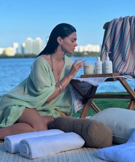 Livia Brito modèle pornographique galeries