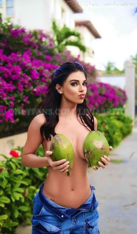 Livia Brito joli modèle image