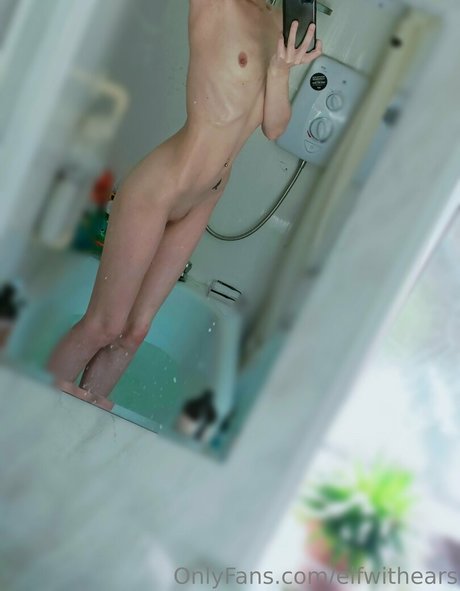 elfwithears model photo