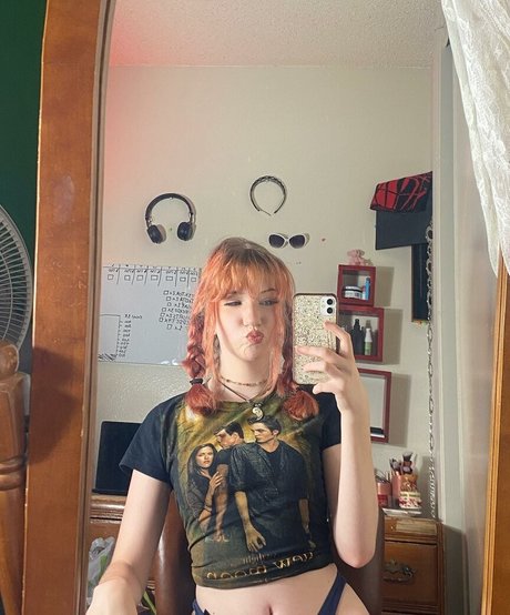 Tora Love actrice galerie