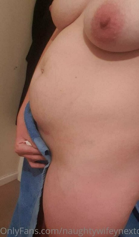 naughtywifeynextdoor star du porno de haute qualité image