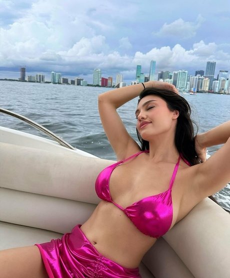 eceozbdk bonita modelo galerías