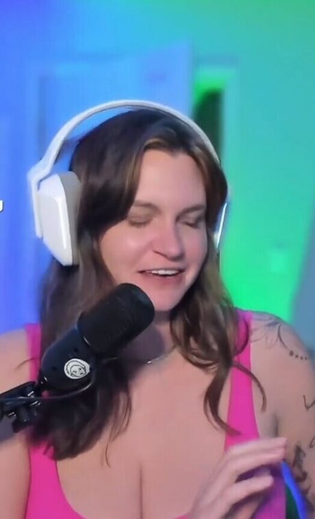 Lippsmacker porn model pic
