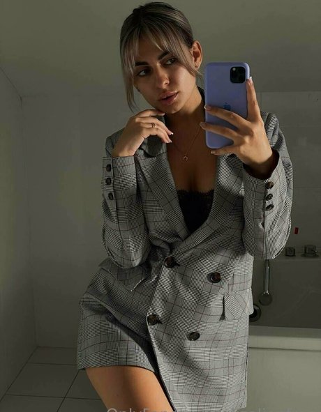 Onlyfans de estrellas porno sexo desnudo galerías