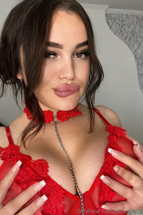 julyyysfree actriz perfecta imágenes