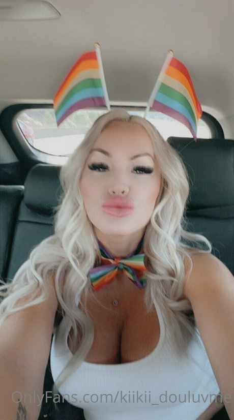 a v a james88 art actress photos
