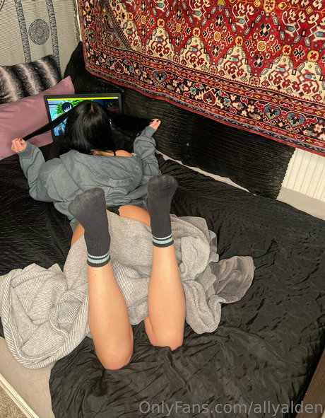 allyalden bonita modelo archivo