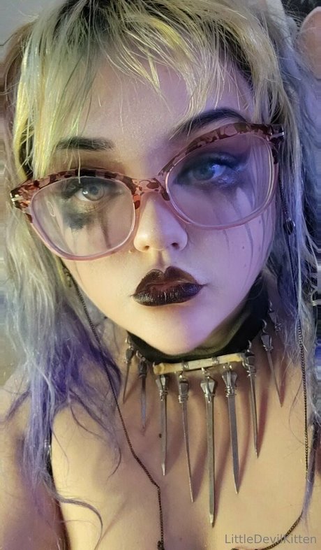 littledevilkitten nude pornstar image