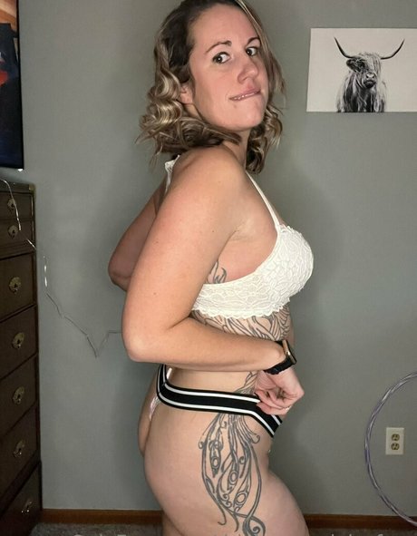 drivingmrsdaisyfree hermosa modelo imagen