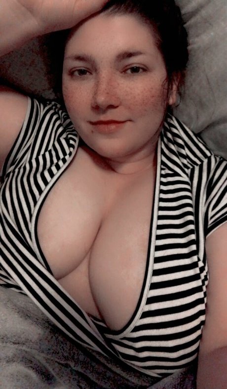 Pastelfurious naked model pic