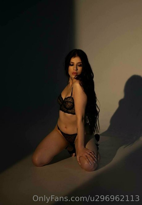 kiki need you inside naked star pics