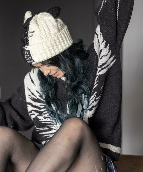Moo Smith sexy model photos