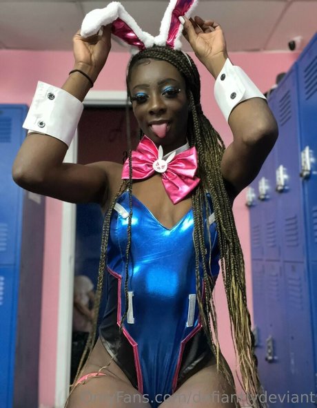 defiantlydeviant bonita estrella porno imagen