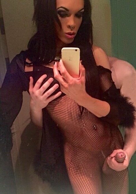 Jazmin Jagger naked actress pics