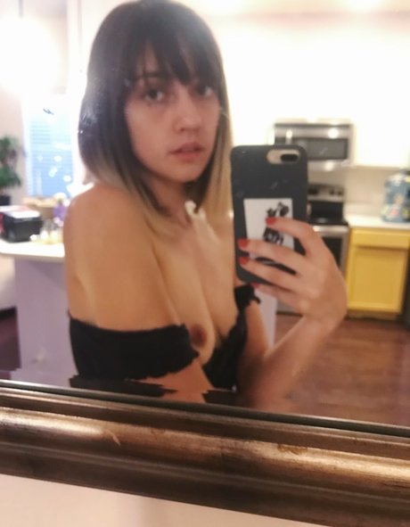 cucumberbutcooler hot pornstar image