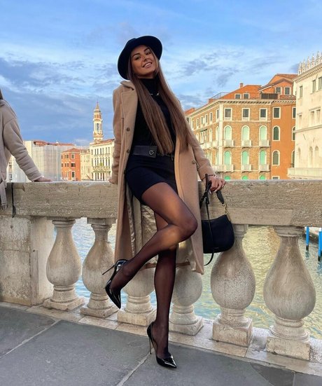 Leila Victoria modèle sympa image