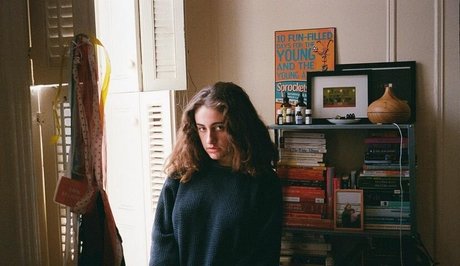 Rachel Sennott estrella porno perfecta galerías