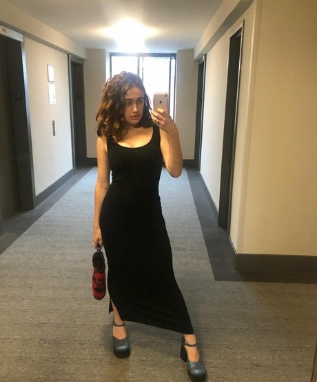 Rachel Sennott modèle xxx galerie