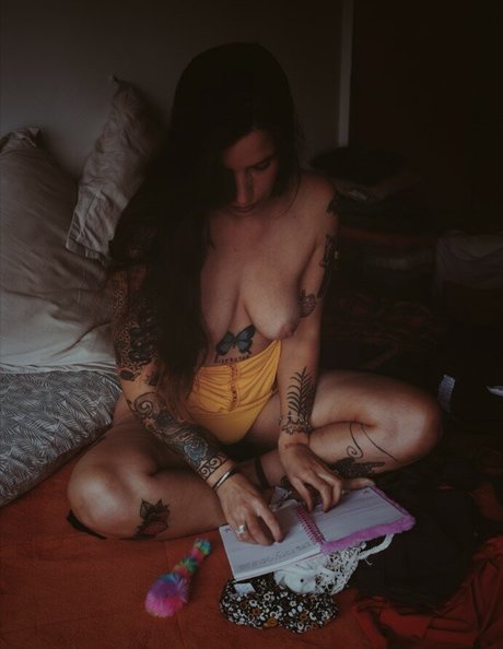 I slow motion erotic model pictures