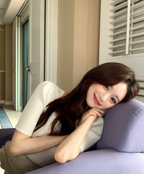 Solvely nice actress photos
