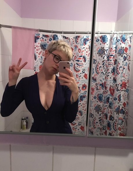 Faith King estrella sexy galerías