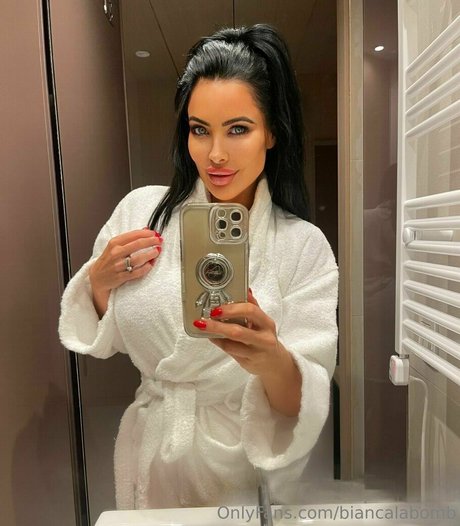 biancalabomb nude model pics