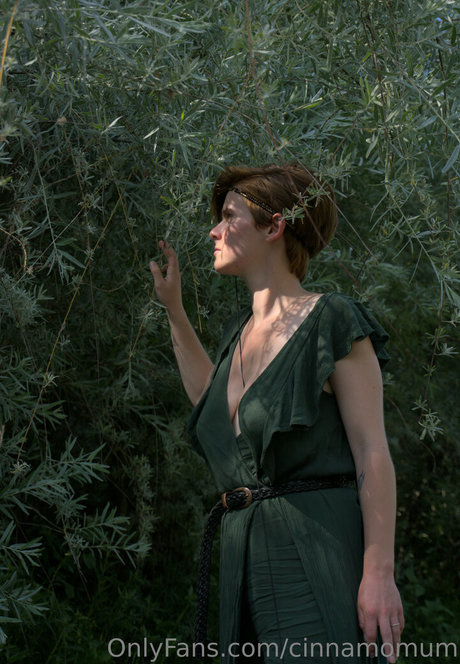 cinnamomum actrice galerie