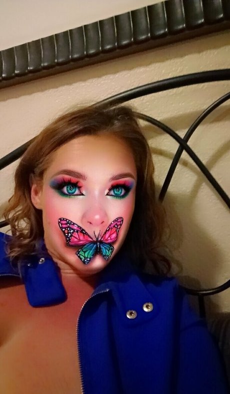 headingeastorwest actrice de nus image