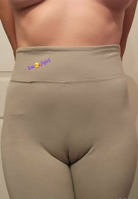 emojigirl1984 actriz desnuda galería