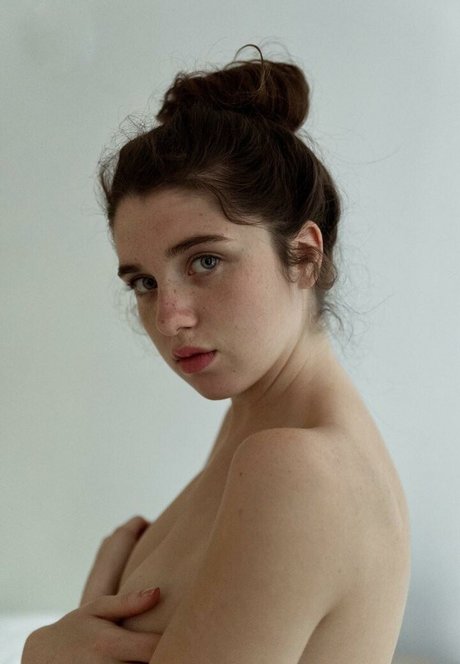 Alice Venters pornstar naked pic
