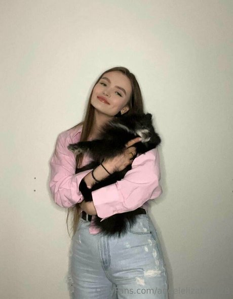 angelelizabeth28 actriz porno archivo