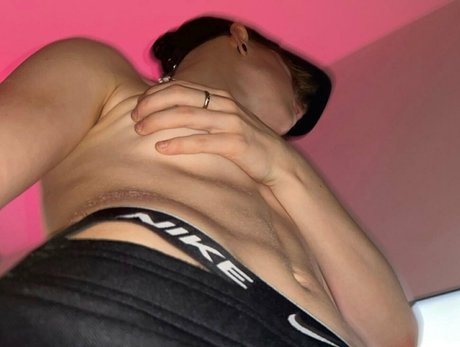 luistwinkyy pornstar sexy pics