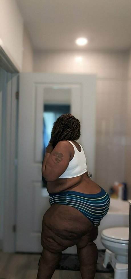 ms thickerthan xxx model photo