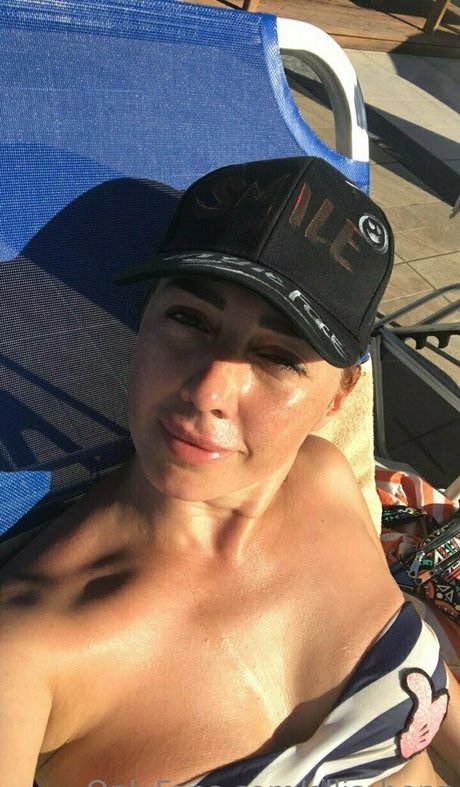 ellis benz estrella porno desnuda galería