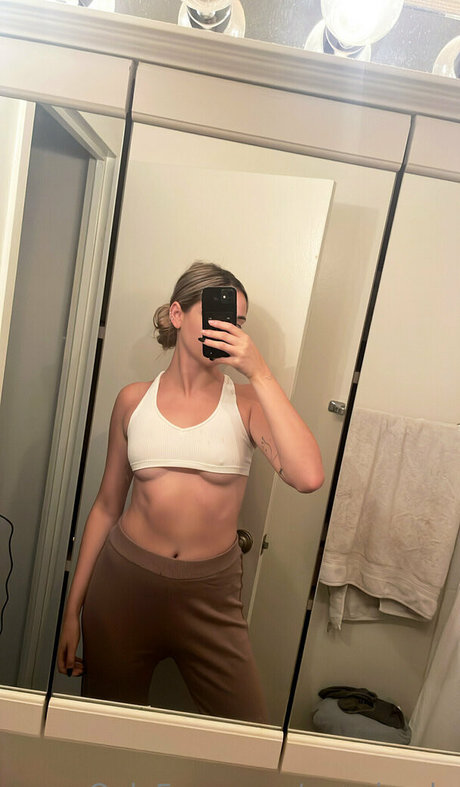 centerfold onlyfans beautiful xxx picture
