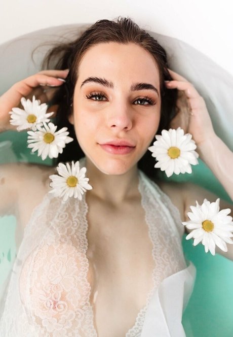 livvy5493 étoile érotique img