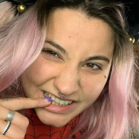 bluemooncrii actrice porno des photos