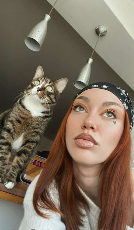 saraawildee modelo erótico imágenes