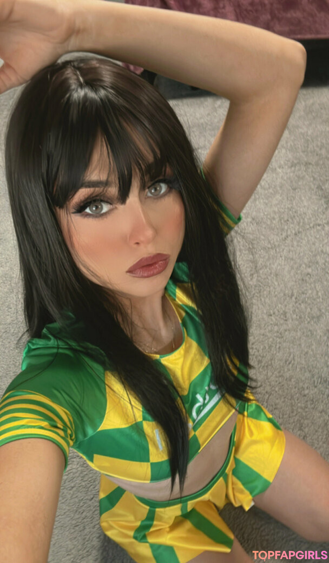 yunamoonx000 model nude image