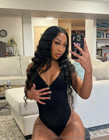 exoticblasiann model pretty pictures