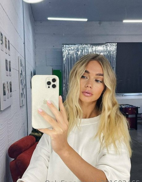 uwetpeach actriz porno foto