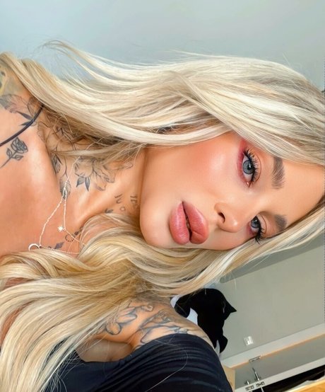 Angelika Kramer modèle érotique photo