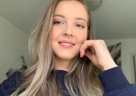 Maya V Henry best model picture