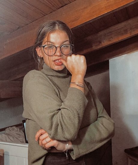 Abbylamaison modelo desnudo galerías