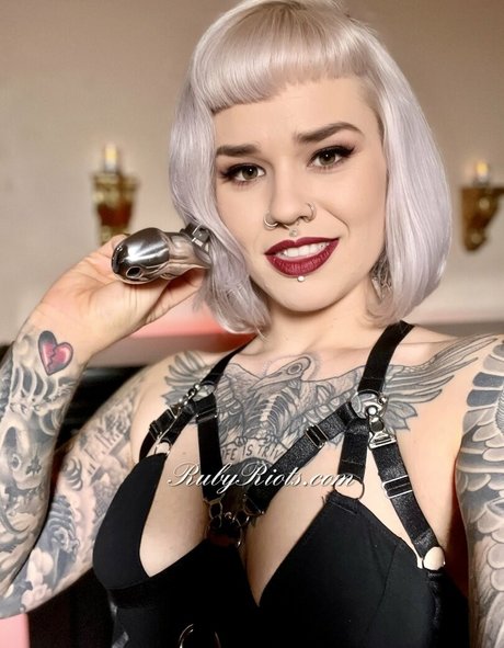 Ruby Riots sexy pornstar pic