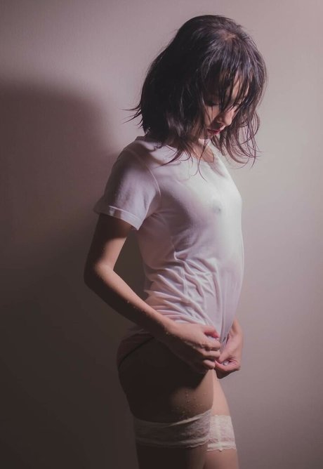 Mikkitty model top pics