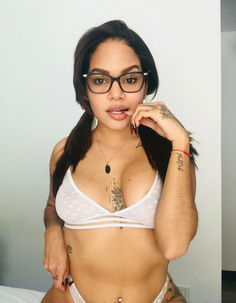 olivia jones2 actriz desnuda galerías