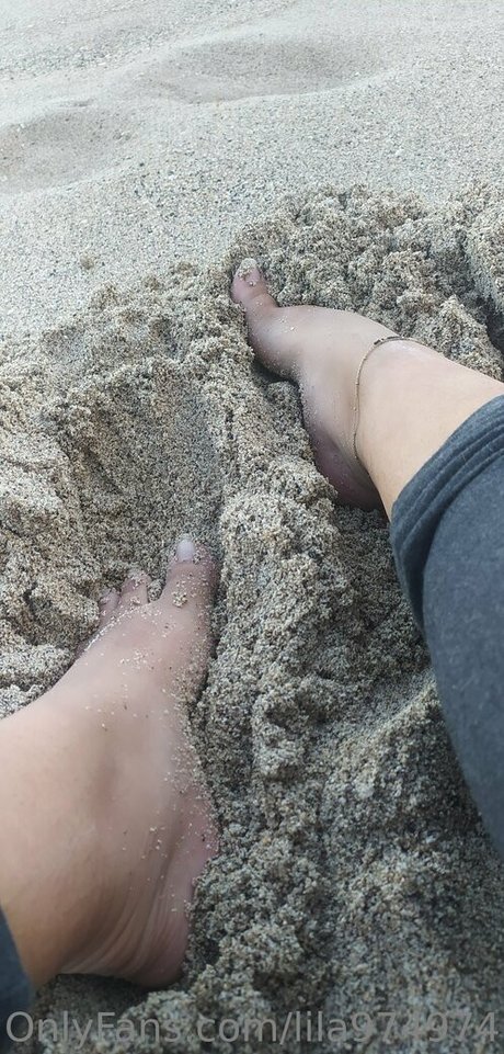 lila974974 model top img