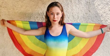 Mina Sundwall porn model img