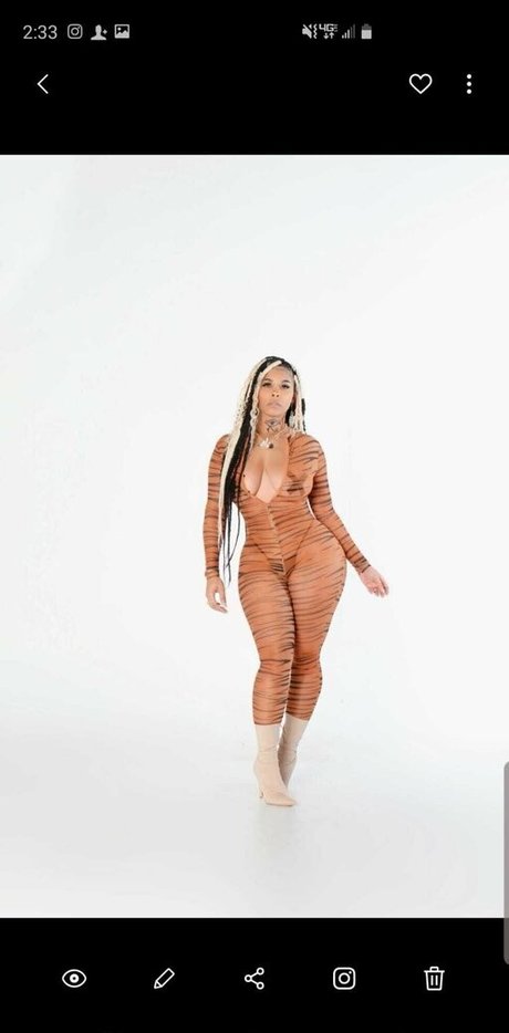 lebraa modelo bonita imagen